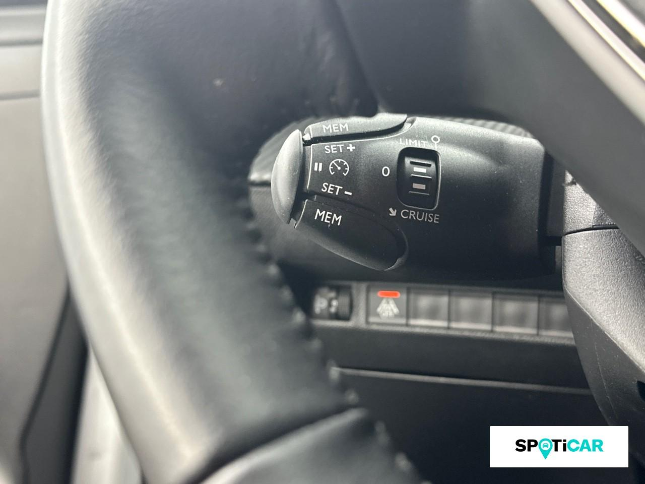Peugeot 208 1.2 puretech 100ch s&s style 118g — photo 17