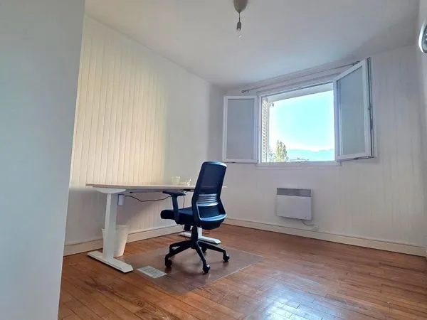 Bureau 10m2 100% équipé