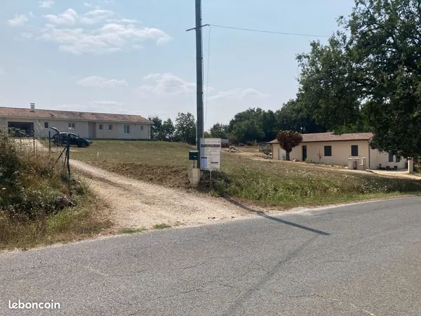 Terrain à bâtir de 845 m²