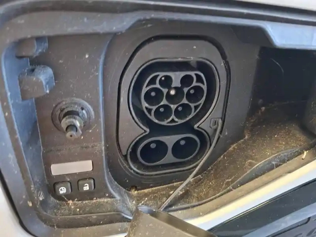 Renault Megane e-tech ev60 220 ch optimum charge — photo 30