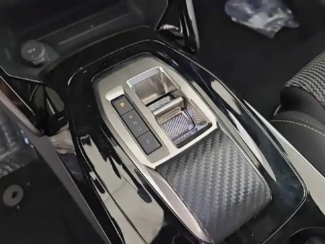 Peugeot 208 electrique 50 kwh 136ch — photo 62
