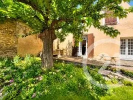 Maison 6 pièces 196 m²