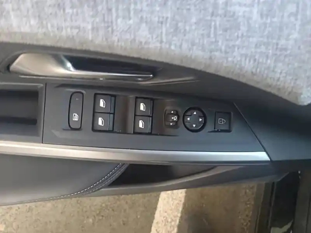 Peugeot 3008 hybrid 145 e-dcs6 — photo 22