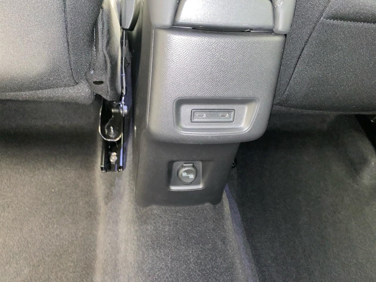 Citroën C3 Aircross hybride 145 ch aut plus — photo 22