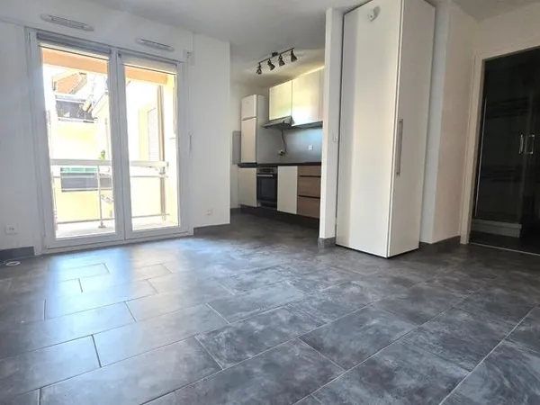Studio rénové 22 m² avec balcon - Rixheim - 515 charges comprises