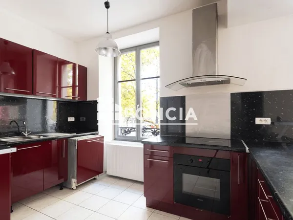 À VENDRE - Bel appartement F4 de 97 m² - À deux pas du centre-ville