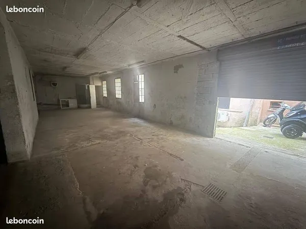 Local commercial 128 m²