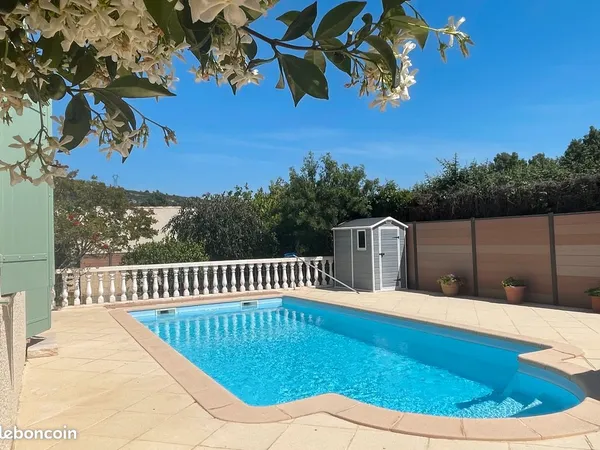 Maison 7 pièces avec piscine, au pied des Alpilles