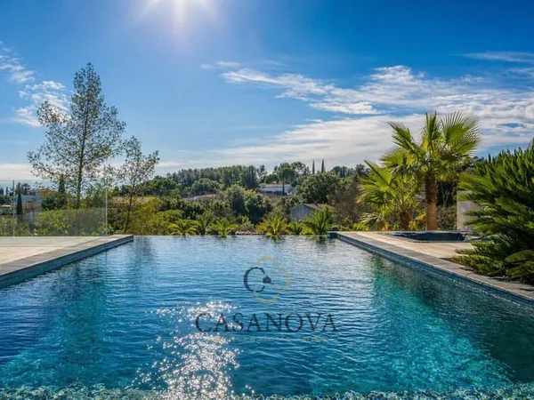 Maison 9 pièces 250 m²
