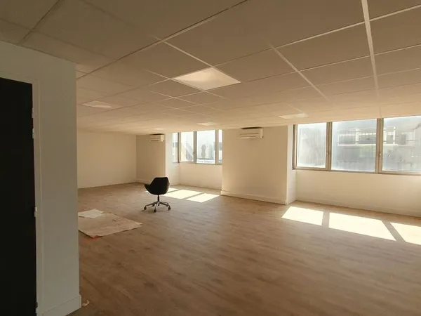 Bureaux 590 m² SAINT MARTIN D'HERES