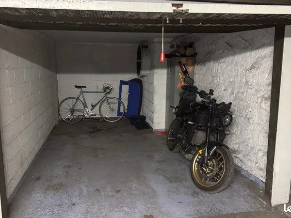 Parking Paris 11 square saint Irene