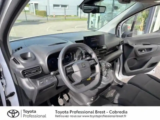Toyota Proace city medium 100 d-4d start mc24 — photo 23