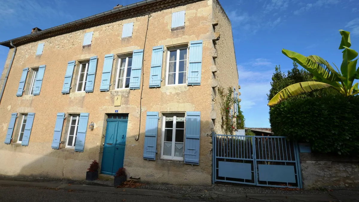 Photo 1