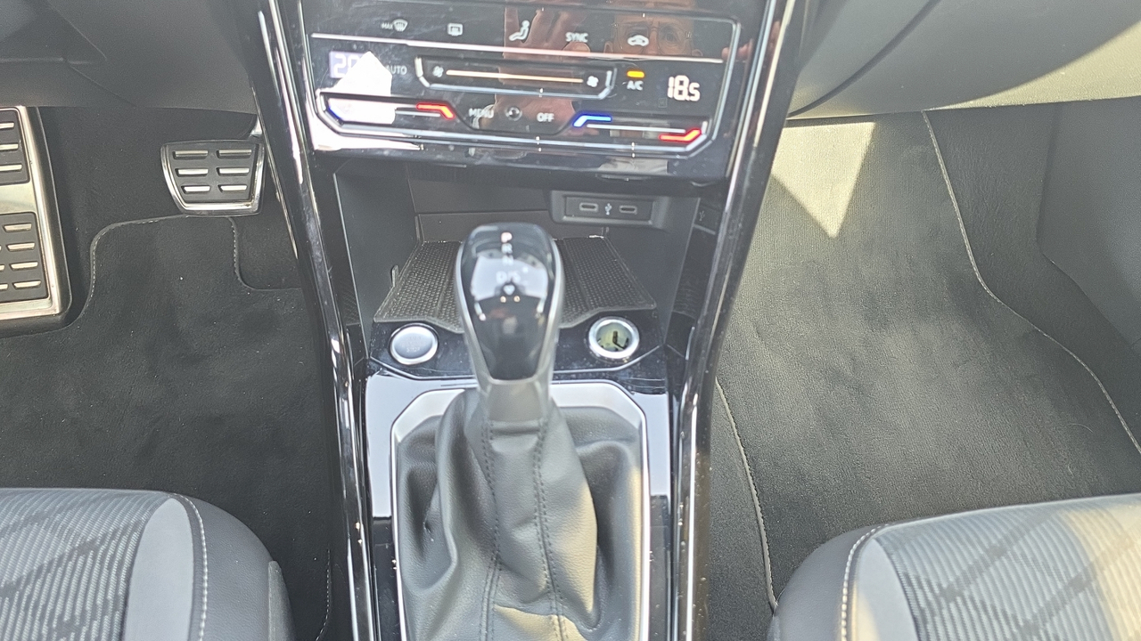 Volkswagen T-Roc 1.5 TSI EVO 150 Start/Stop DSG7 — photo 20