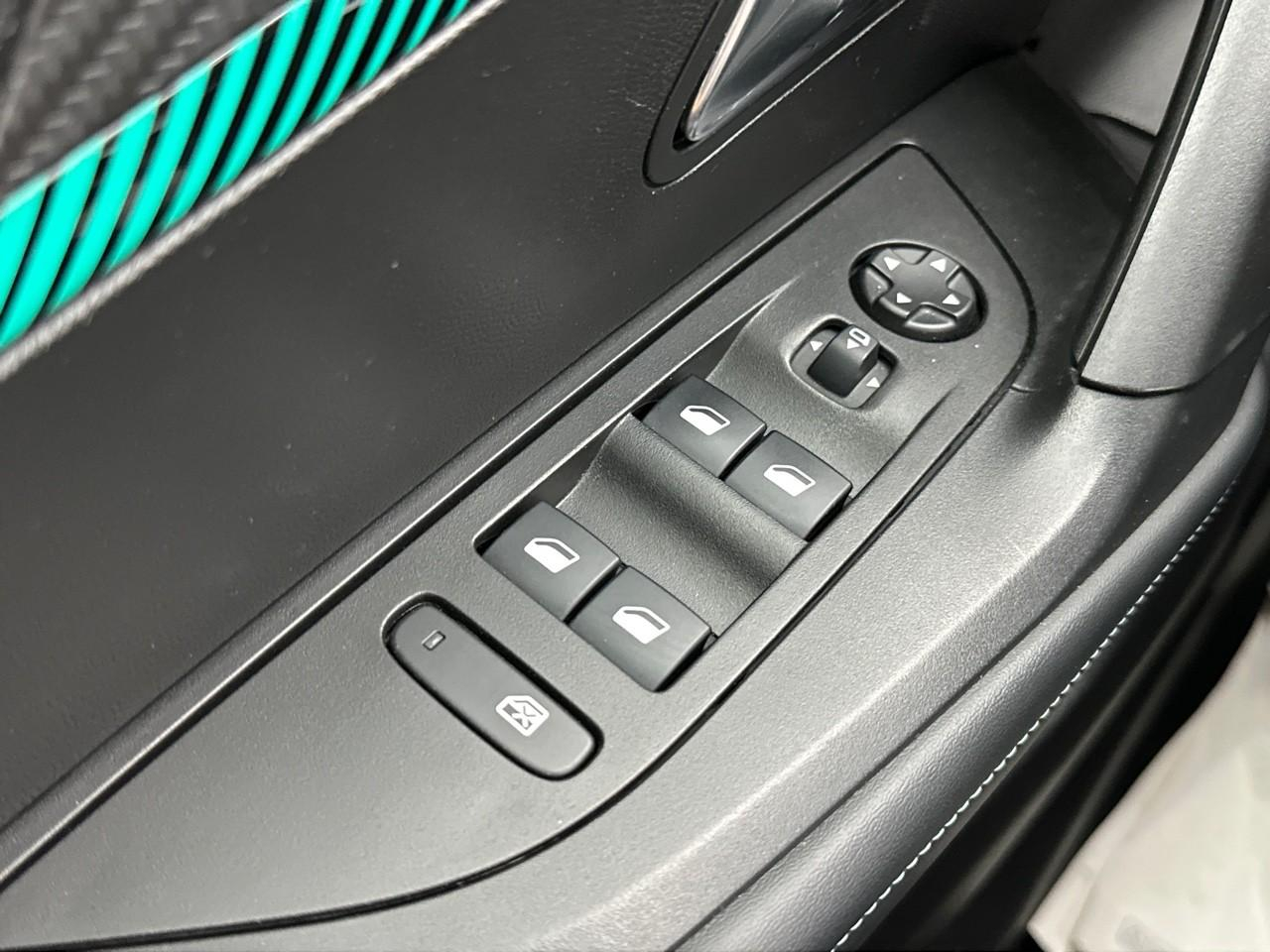 Peugeot 2008 bluehdi 130 s&s eat8 allure pack — photo 15