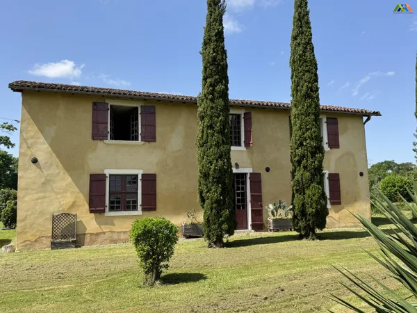 Maison 8 pièces 275 m²
