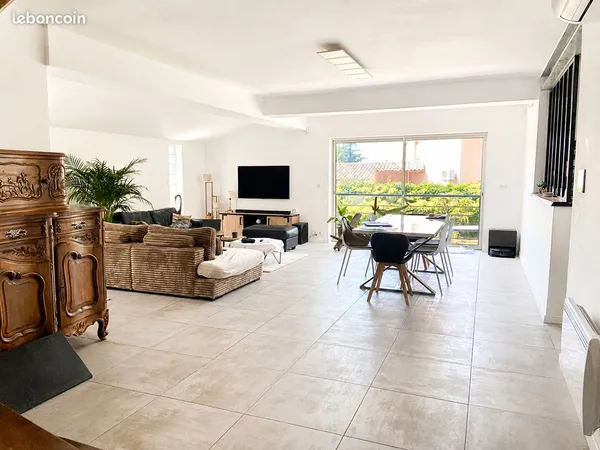 Villa 6 pièces 207 m²