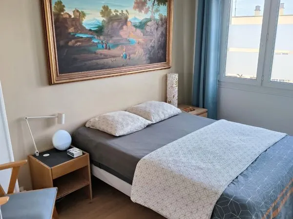 Grande chambre meublée à louer - Quartier Saurupt - Parking privatif - Idéale étudiant(e) ou profess
