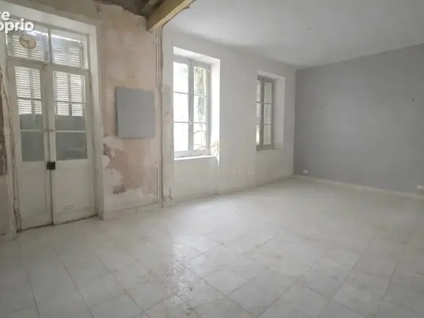 T3 a renover avec cour privative / saint-lambert / endoume 13007 marseille.