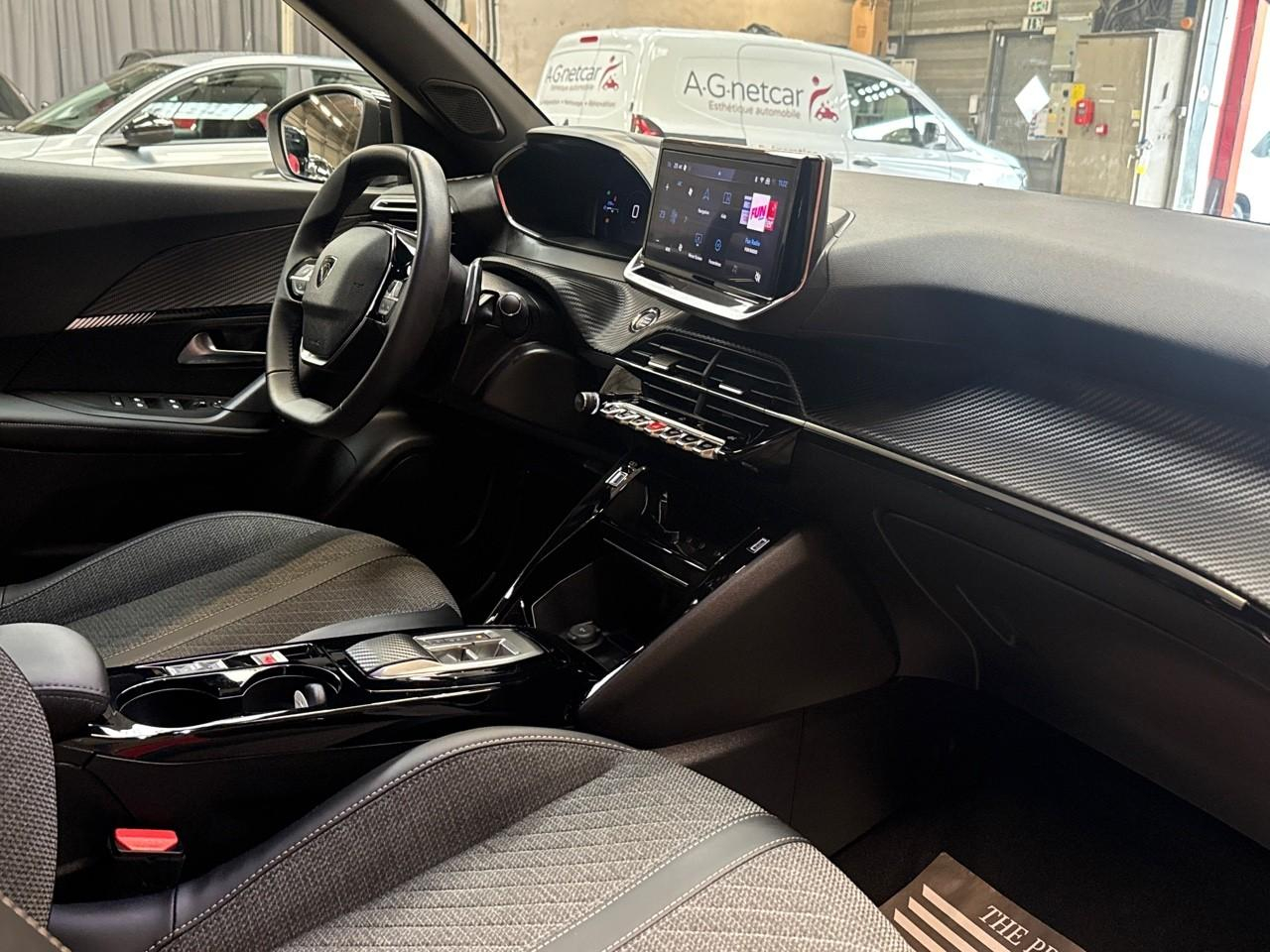 Peugeot 2008 1.2 puretech 130ch s&s allure eat8 — photo 30
