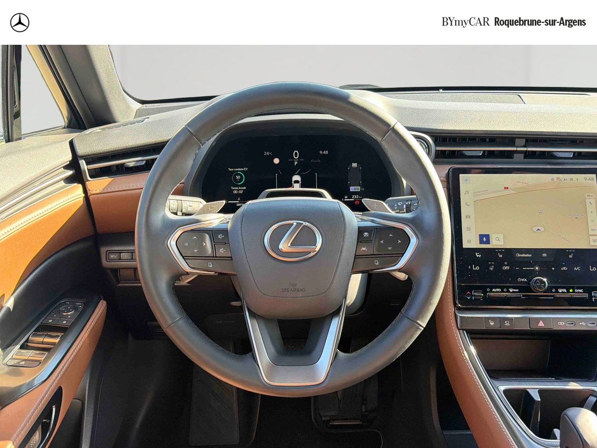 Lexus LBX 2WD — photo 10