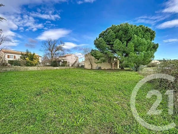 Terrain 728 m²