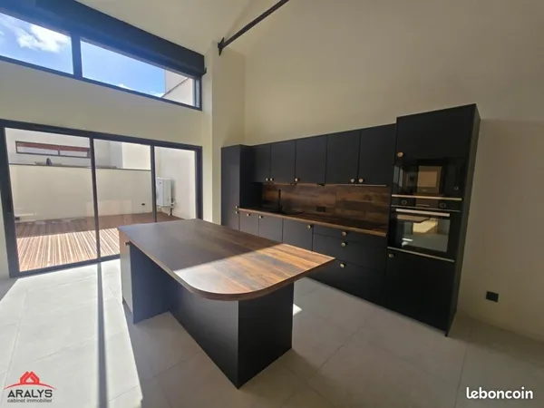 Loft 6 pièces 160 m²