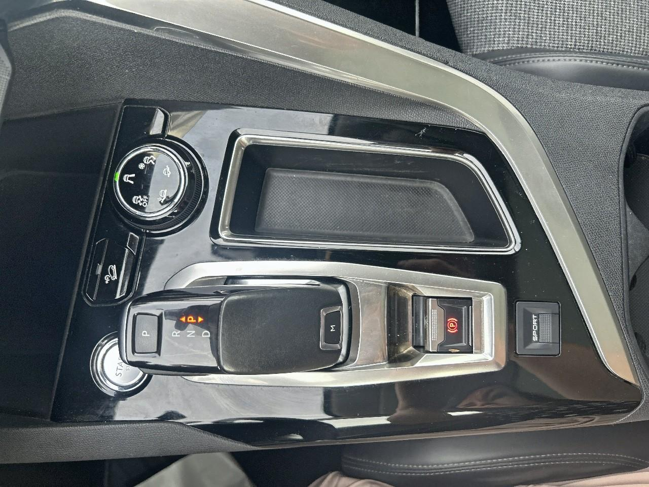 Peugeot 3008 1.2 puretech 130ch allure s&s eat6 — photo 19