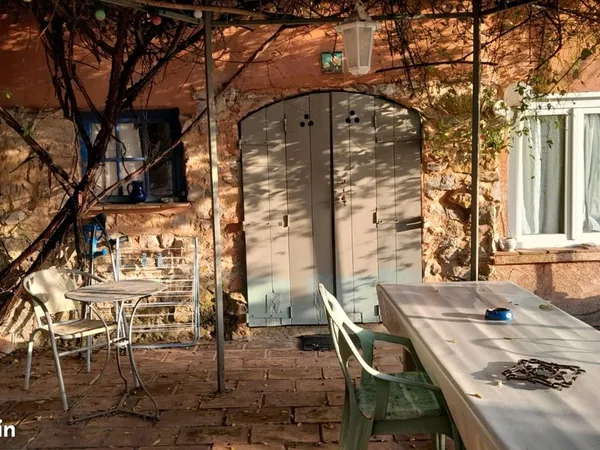 Location cabanon aménagé