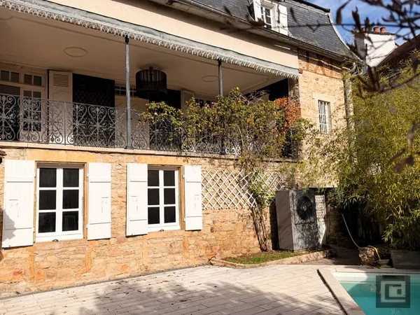 LA DEMEURE DE LA CURE - Une élégeante maison en pierre au co