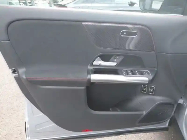 Mercedes Gla 250 e hybrid eq amg line — photo 63