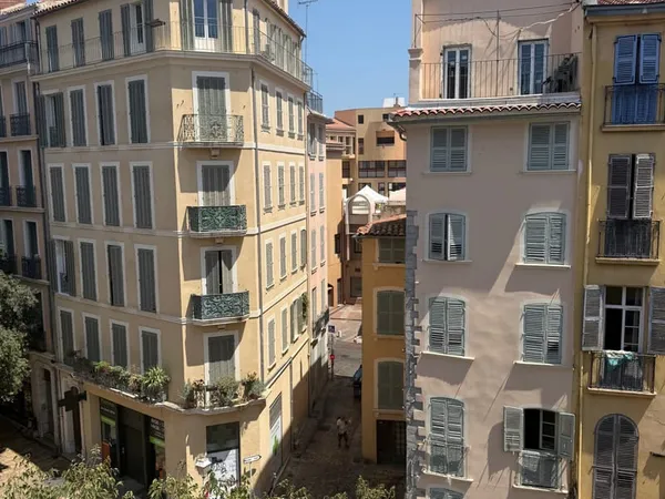 Toulon Centre Immeuble en très bon état