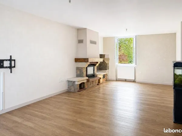 Maison 11 pièces 219 m²