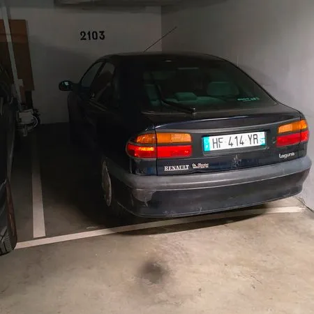 2 PLACES DE PARKING À LOUER - FACE GARE DE L'EST - PARIS 10e