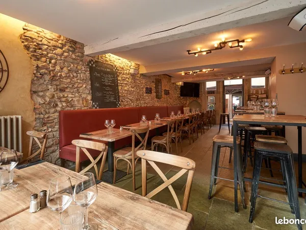 Bar + restaurant + gites + logement de fonction