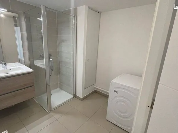 Appartement T2 meublé avec parking 47m2 à Lyon 7e