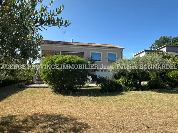 Maison 8 pièces 236 m²