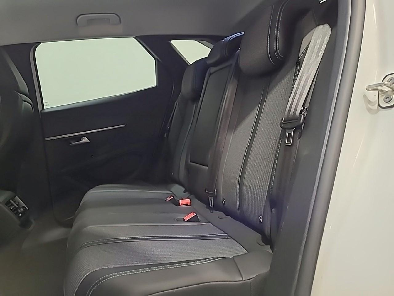 Peugeot 3008 puretech 130ch s&s eat8 allure pack — photo 13