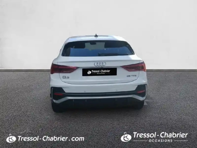 Audi Q3 sportback 35 tfsi 150 ch s tronic 7 s line — photo 4