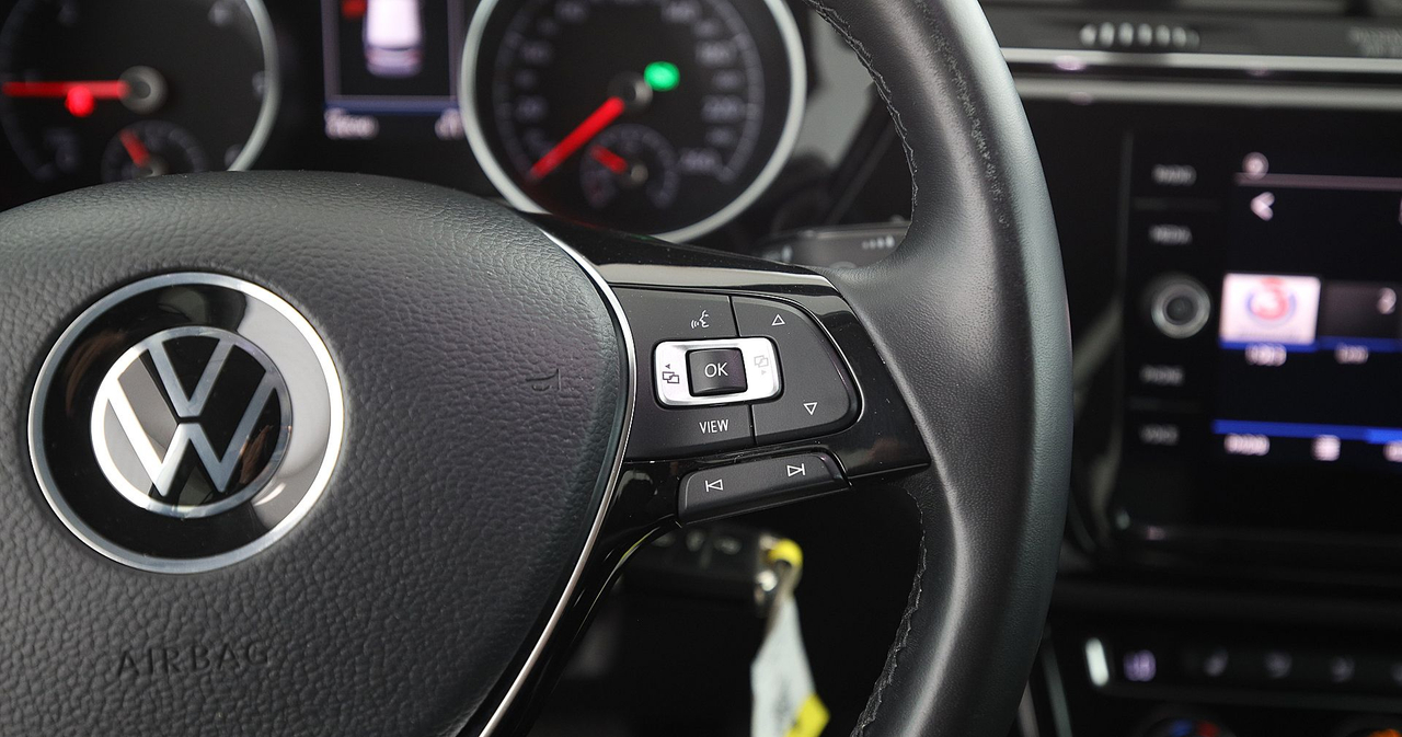 Volkswagen Touran — photo 24