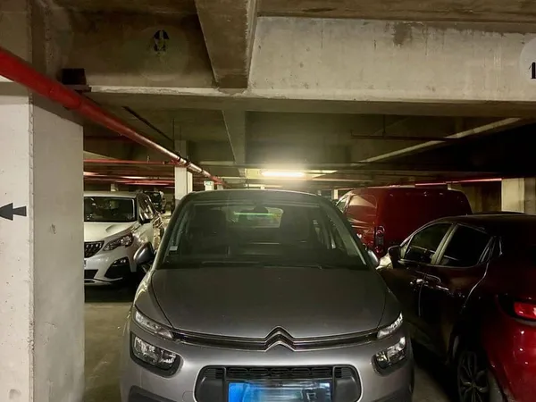 Parking 12 m²