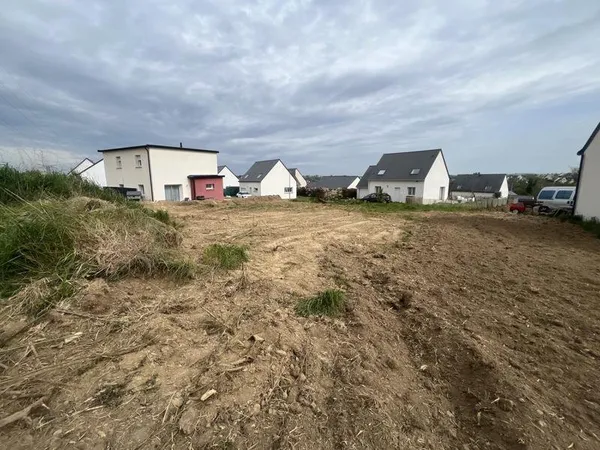 Terrain constructible 654 m²