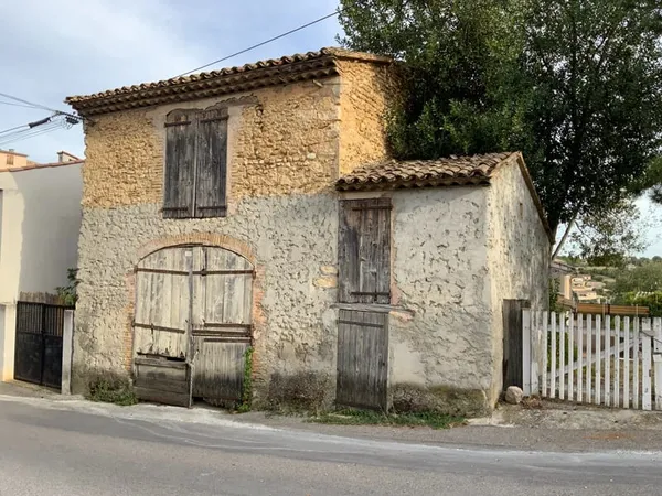Grange à vendre à Valensole aménageable en maison de village