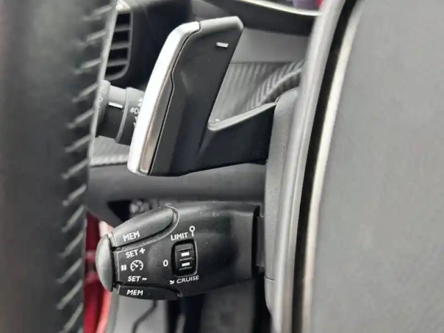 Peugeot 2008 puretech 130 s&amp;s eat8 — photo 21