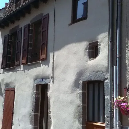 Maison comprenant deux appartements indépendants