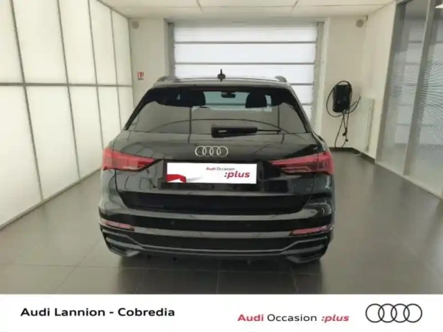 Audi Q3 35 tdi 150ch 124g s line s tronic 7 — photo 6