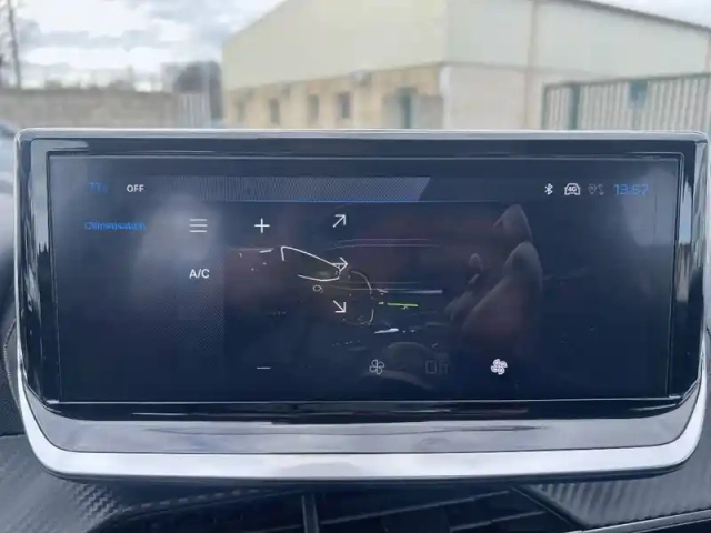 Peugeot 208 puretech 100 s&amp;s bvm6 — photo 15