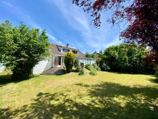 Maison 8 pièces 181 m²