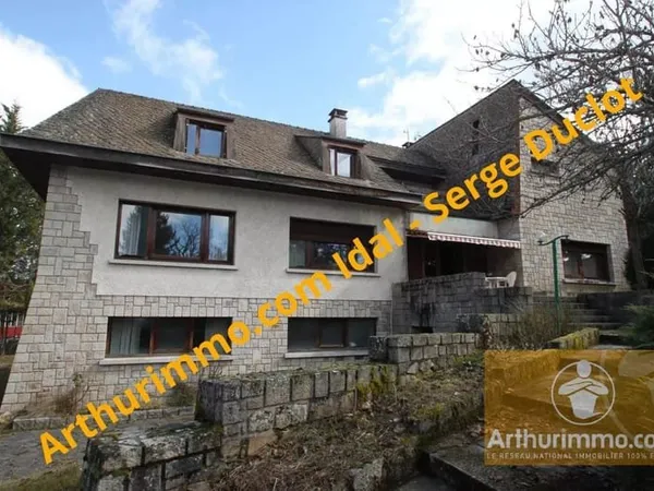 Maison de 272 m² dans un Cadre Verdoyant