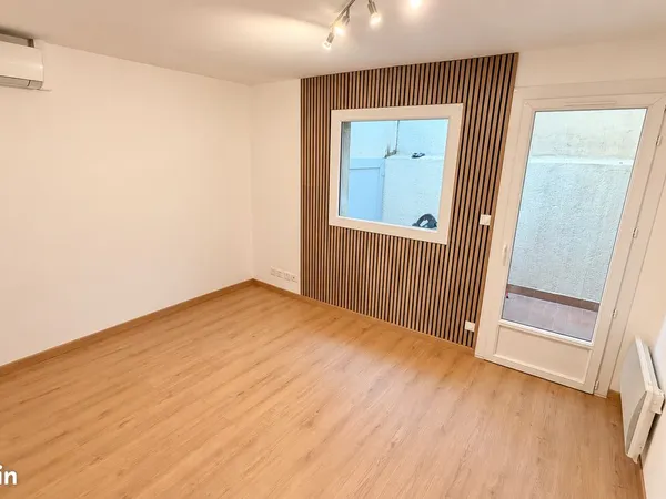 Charmant studio rénové de 19 m² avec terrasse couverte de 9 m²